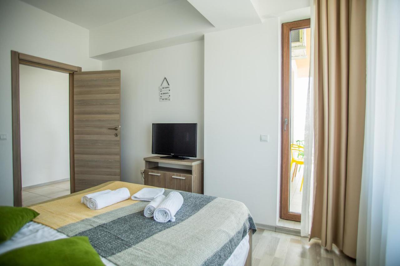 Bella Vista Summerland Mamaia Buitenkant foto