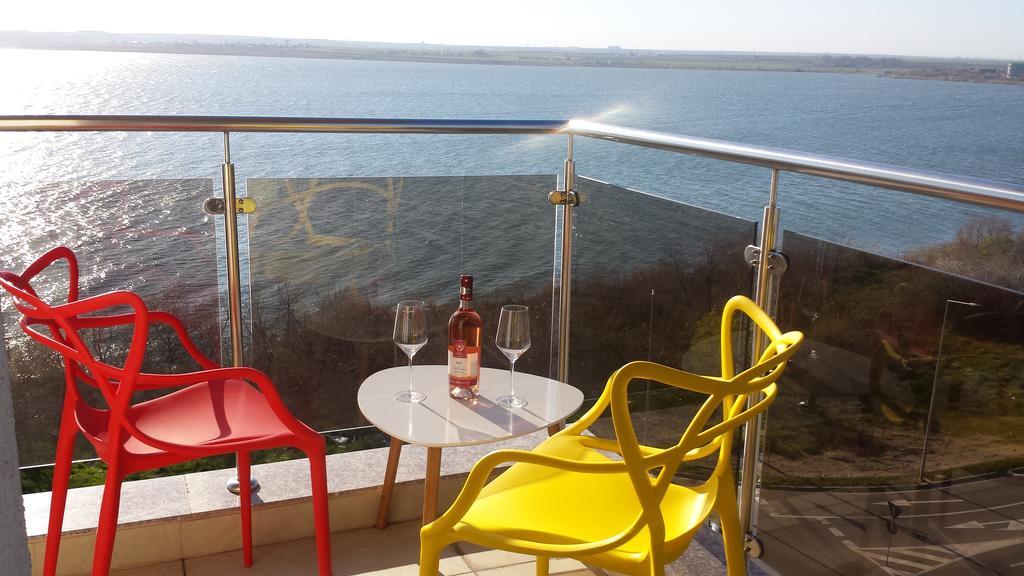 Bella Vista Summerland Mamaia Buitenkant foto